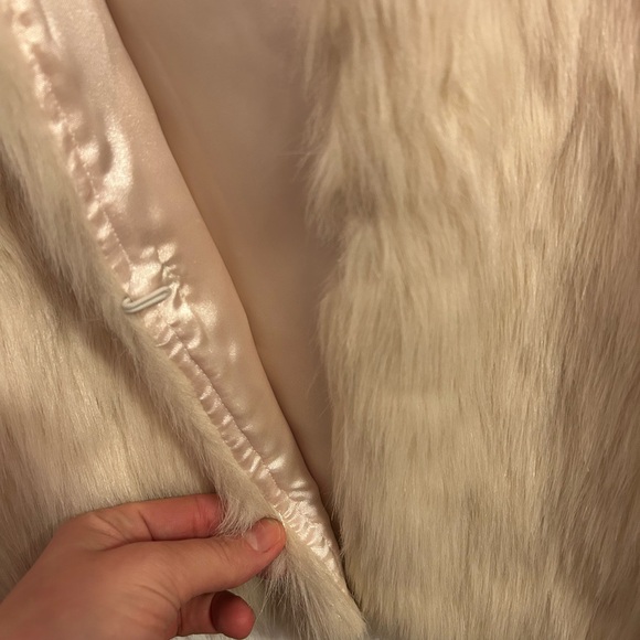 BB Dakota Faux Fur Vest in Cream - Picture 8 of 9